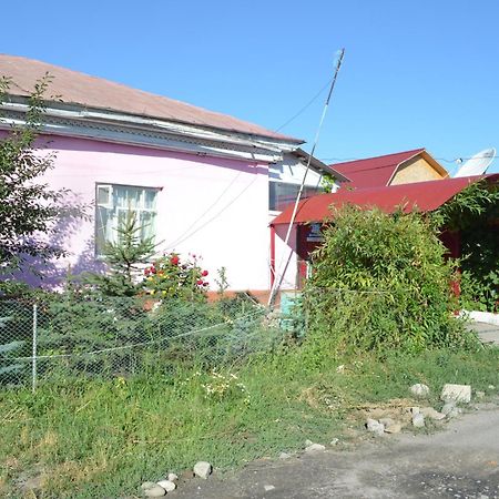 Guest House On Derbisheva Karakol Exterior photo